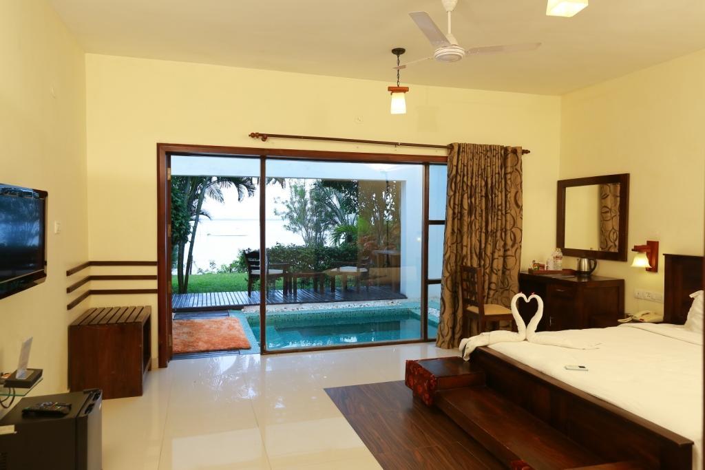Deshadan Backwater Resort - The Best Sunrise View Alappuzha Buitenkant foto